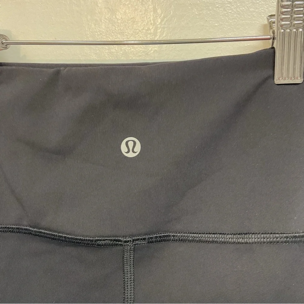 Lululemon Black Crop Leggings With Mesh Sides size 4